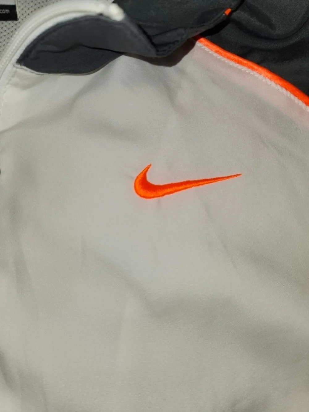 Nike Dri-Fit Windbreaker Resistant White & Gray Embroidered Swoosh Men's  Medium
